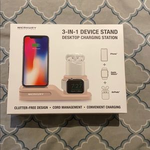 Desktop charging station